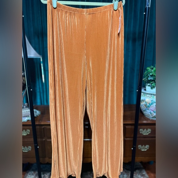 Chic Pleated Wide Leg Pants in Orange - Picture 1 of 1